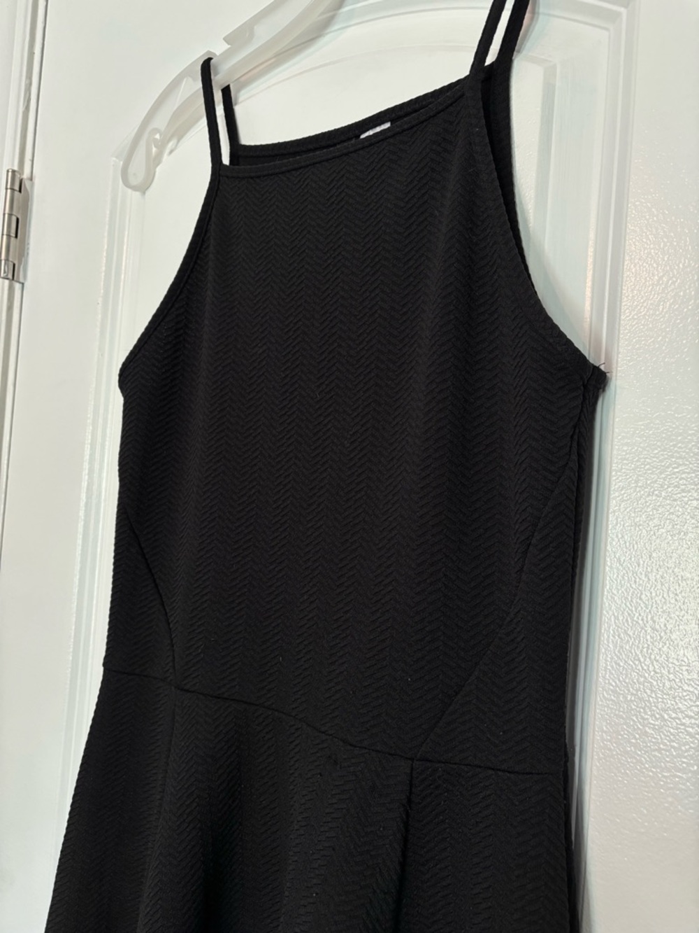 H&M Divided Black Sleeveless Fit-and-Flare Dress size 4 chevron texture - Picture 3 of 9